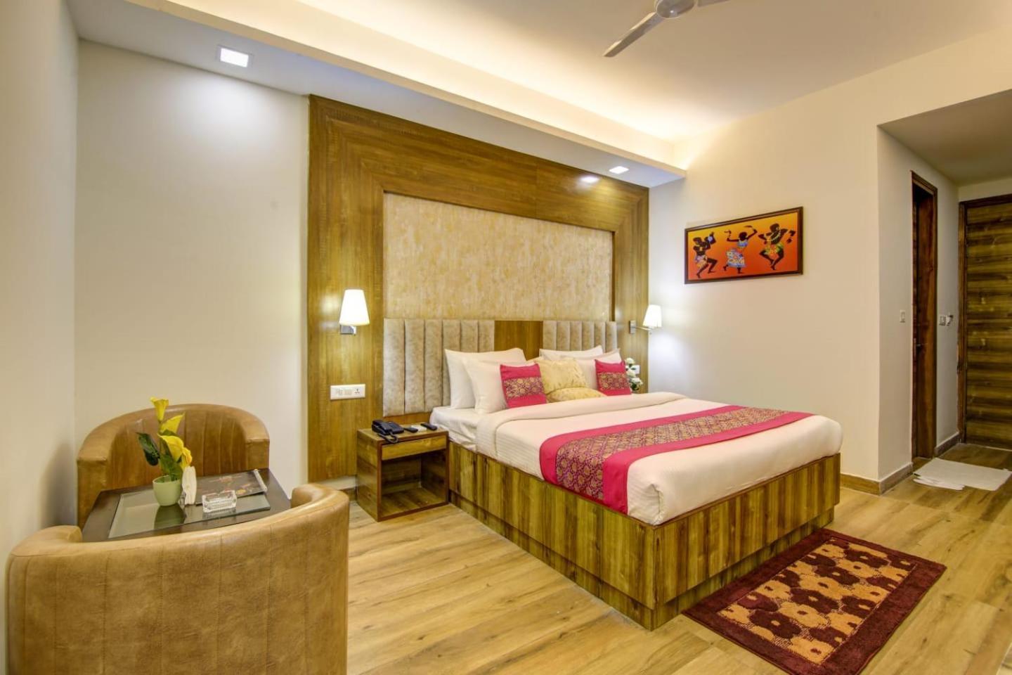 Hotel Park Tree Delhi Airport By Prithvi Palace With Free Airport Transsfer New Delhi